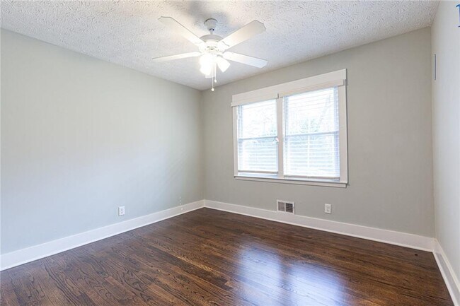 Building Photo - 2971 Stratford Arms Dr