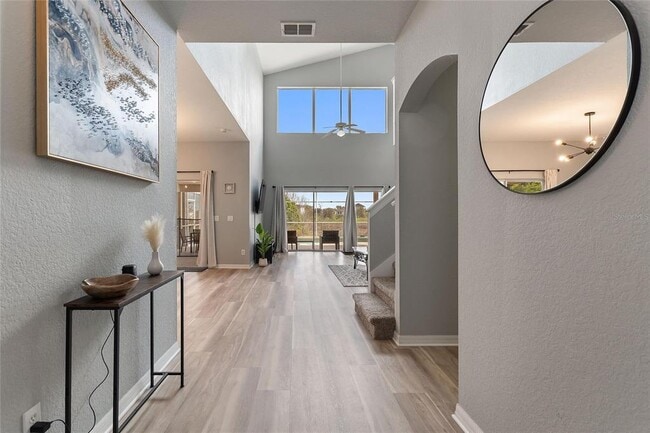 Building Photo - 546 Windsor Pl