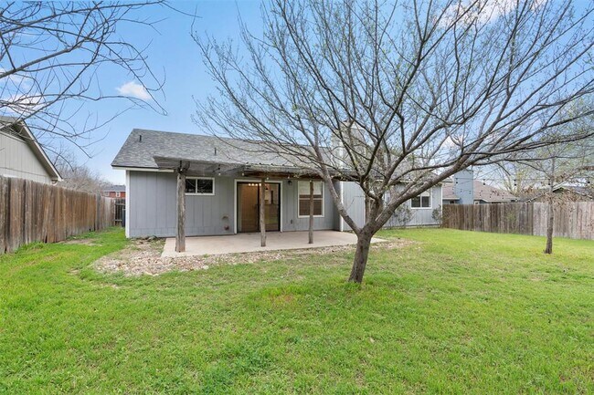 Building Photo - 2419 Ashley Way