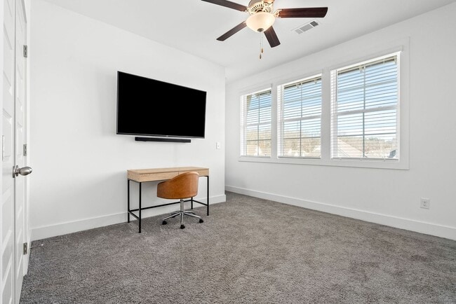 Building Photo - 1288 Foxtail Ln