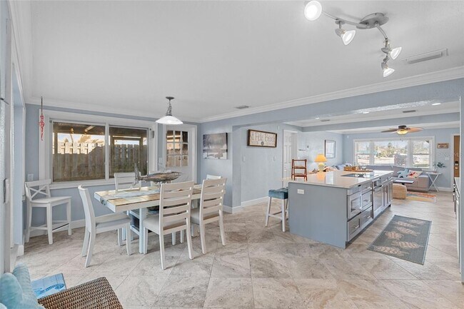 Building Photo - 284 44th Ave