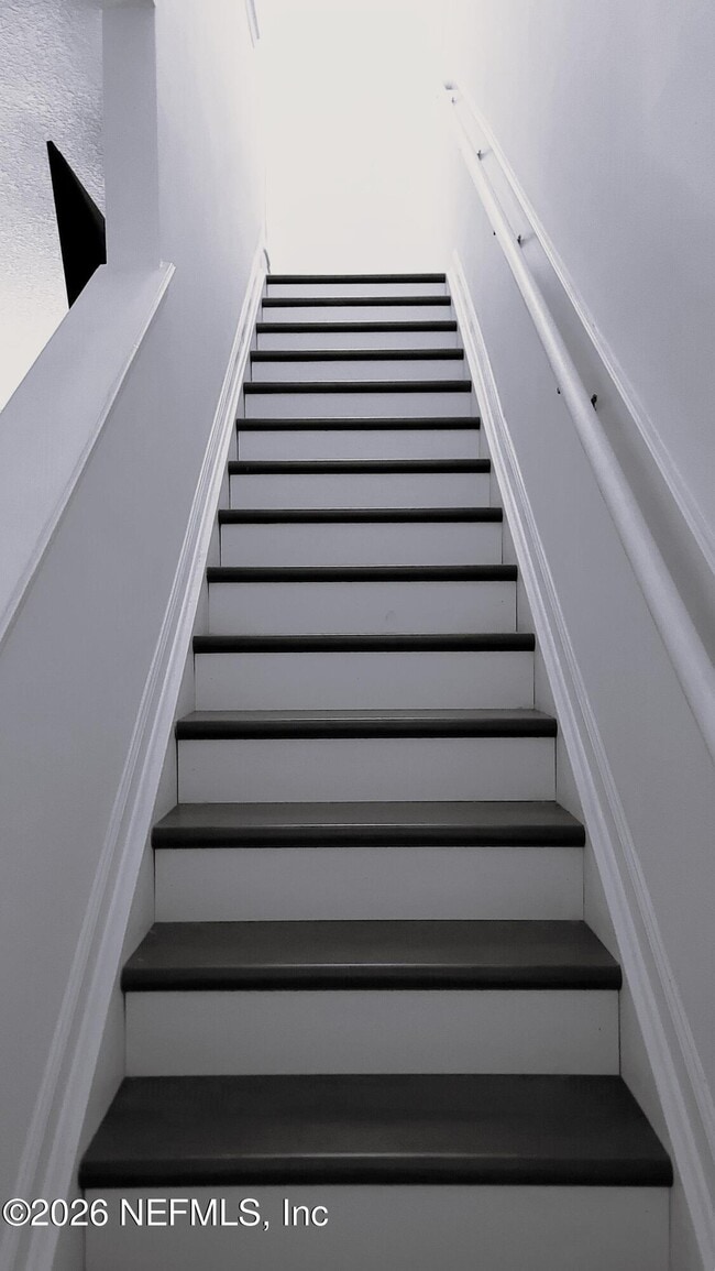 Building Photo - 2303 Sunset Bluff Dr