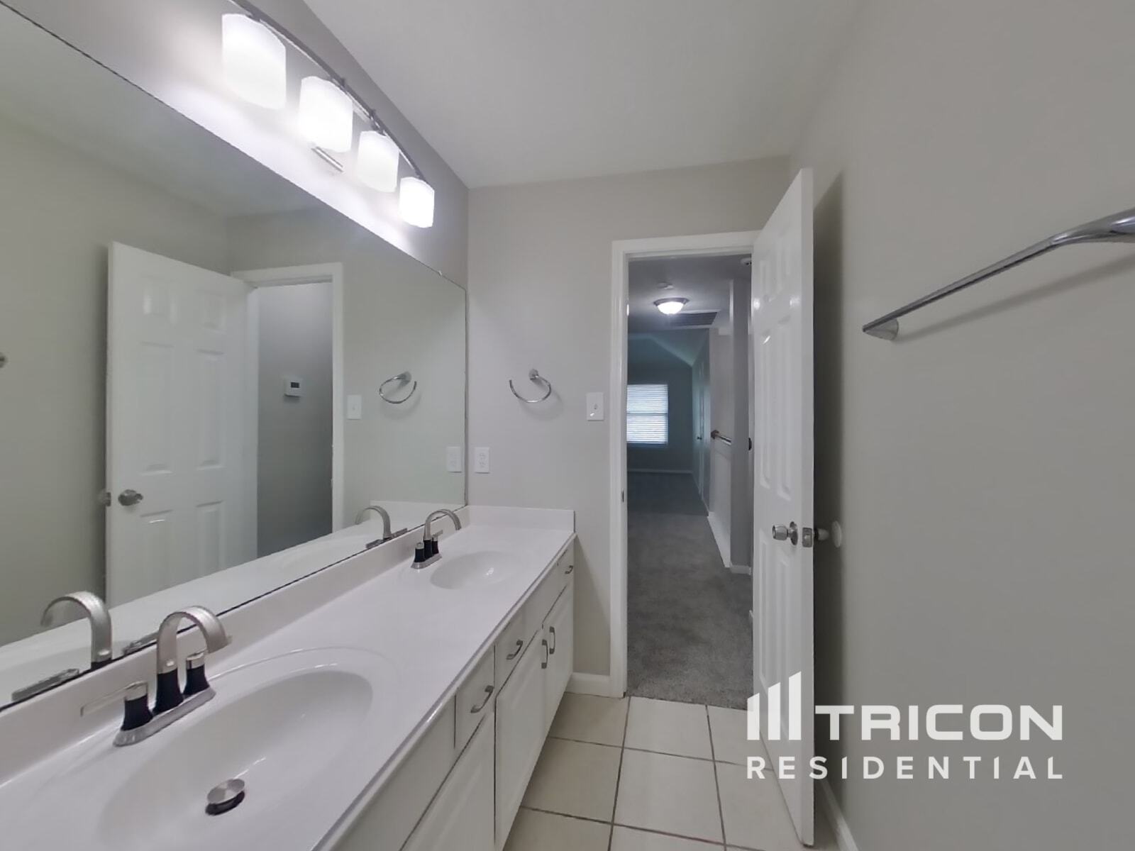 Building Photo - 17419 Pikes Peek Ct