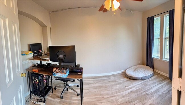 Building Photo - 541 Zebra Dr