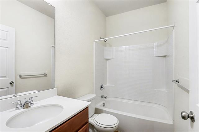 Building Photo - 2360 Toposa Dr