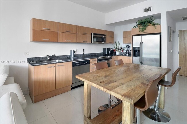 Building Photo - 350 S Miami Ave