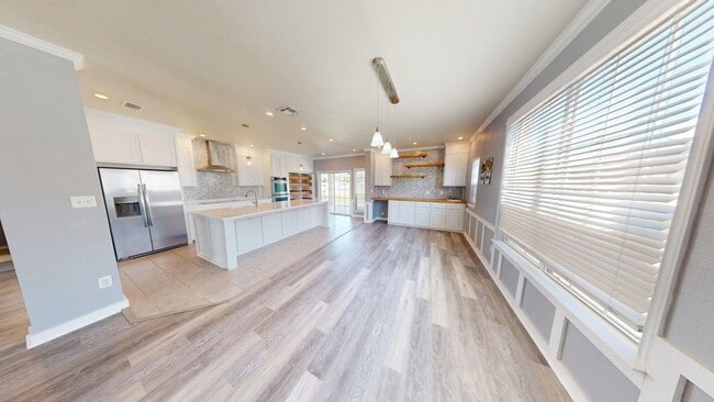 Building Photo - 701 Black Hills Trail