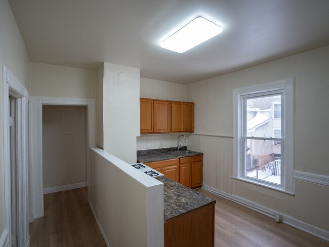 Building Photo - 431 Morris St