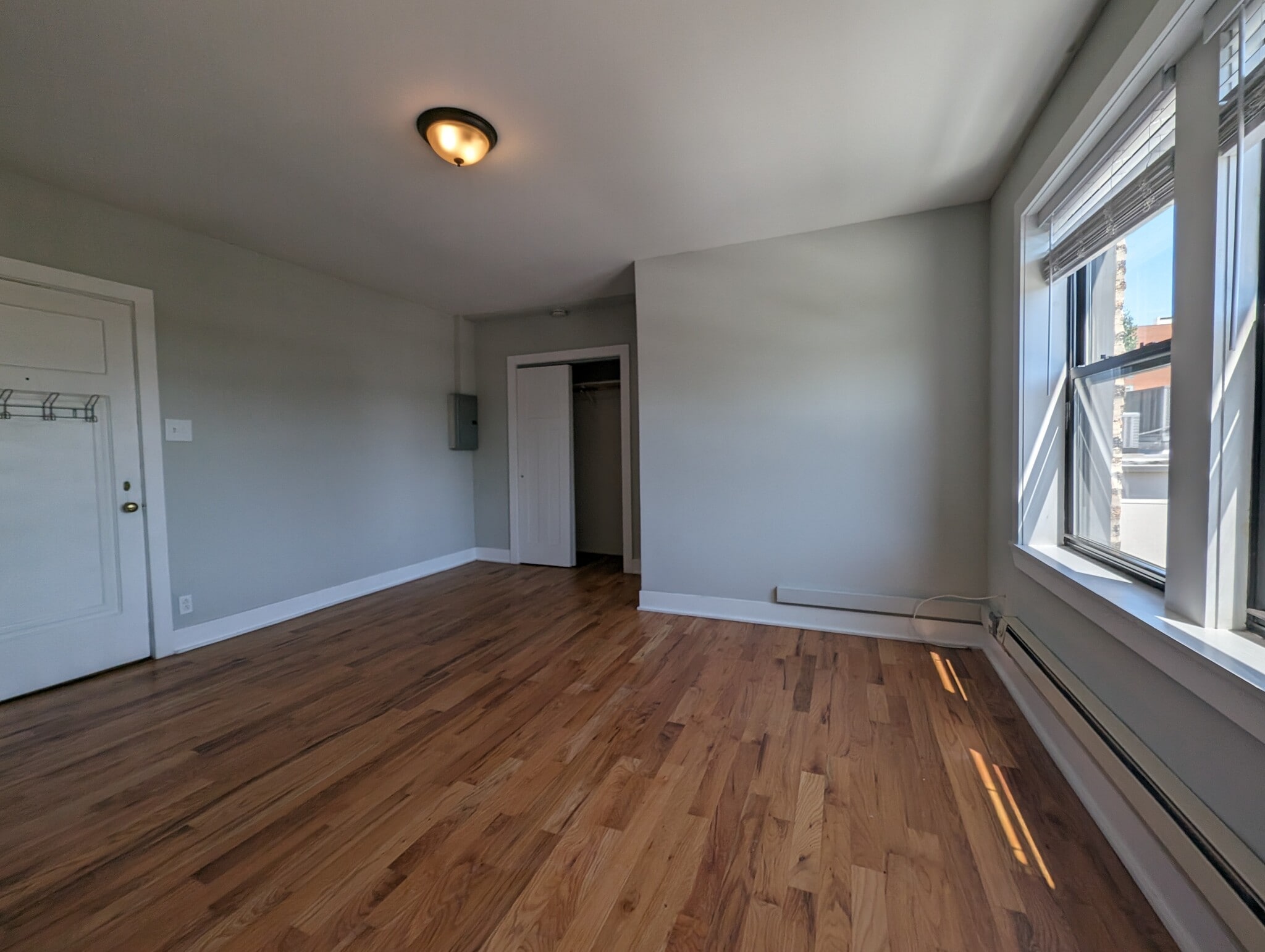 Building Photo - 4542 N Damen Ave