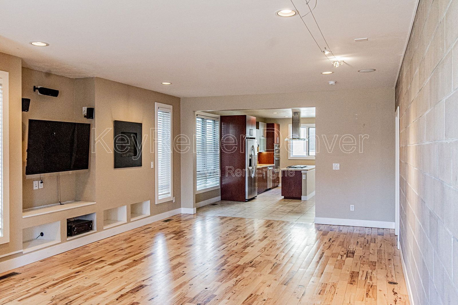 Building Photo - 4186 Utica St