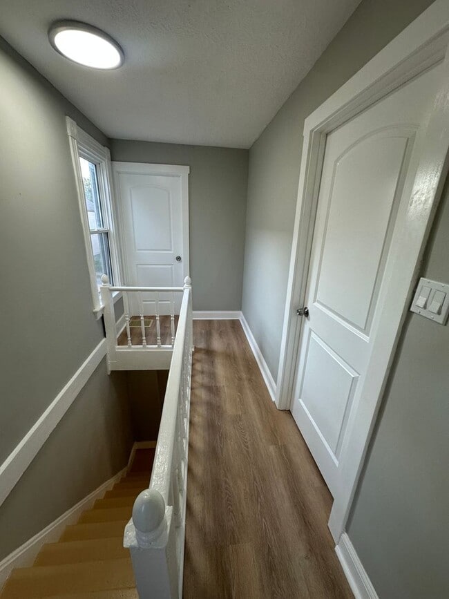 Building Photo - BEAUTIFUL RENOVATED NEW 4 BEDROOM 2 BATH H...
