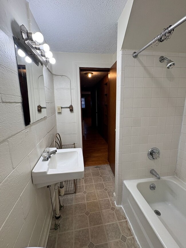 Building Photo - Basement apartment close to 29 inbetween Rustburg and Evington