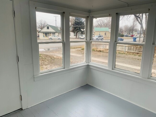 Building Photo - Newly Upgraded 2-Bedroom Home Available Now!