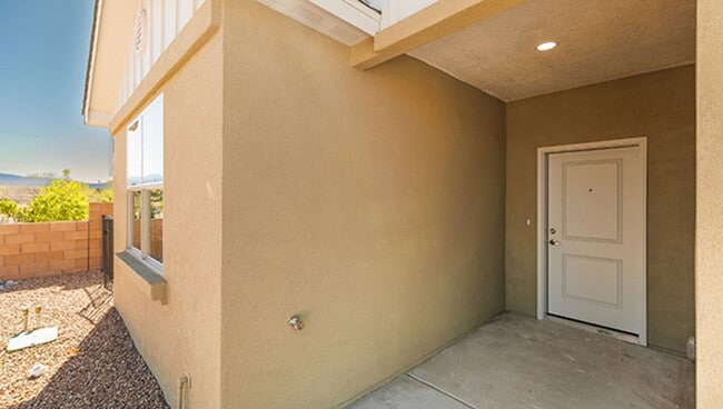Building Photo - New Home In Santa Fe  !!!!!