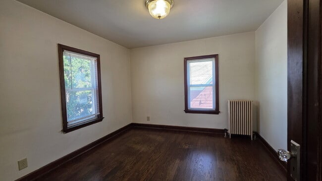 Building Photo - Cozy 2 Bed, 1 Bath Apartment in Appleton, ...