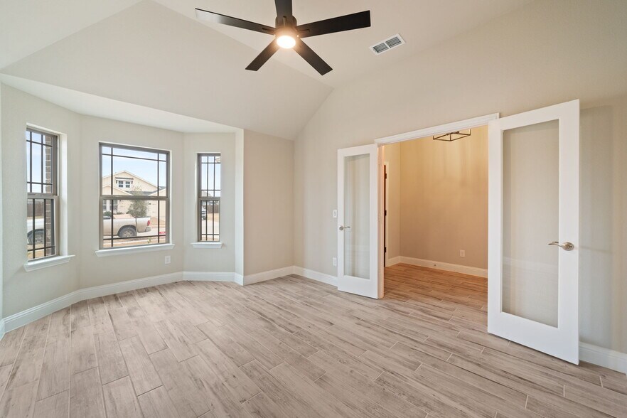 Building Photo - 612 Kyle Dr