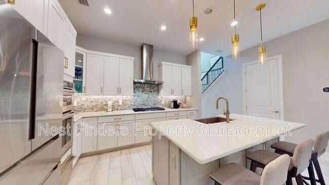 Building Photo - 33 Ficus Ln