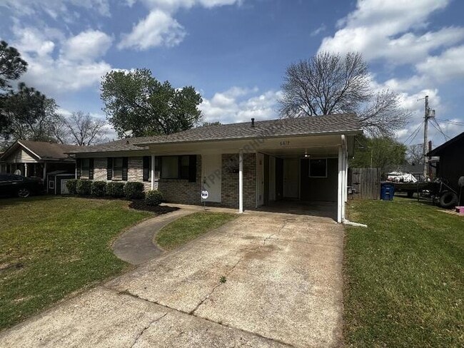 Building Photo - 6617 Whippoorwill Ln