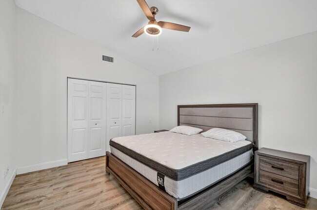 Building Photo - 1891 Oak Berry Cir