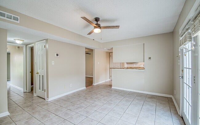 Building Photo - 7914 Gleason Dr