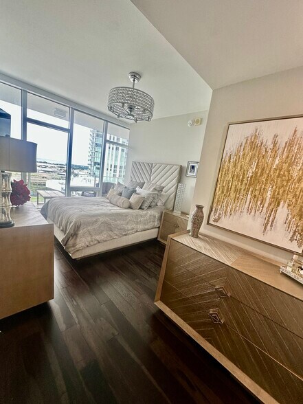 Master Bedroom - 175 1st St S