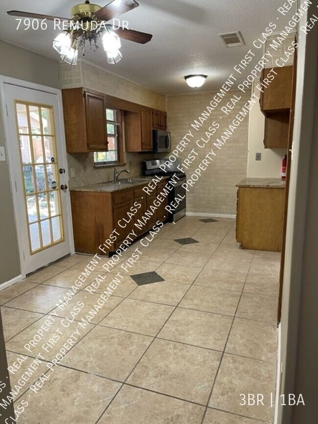 Building Photo - 7906 Remuda Dr
