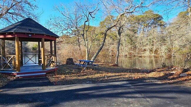 Building Photo - 825 Scenic Hwy