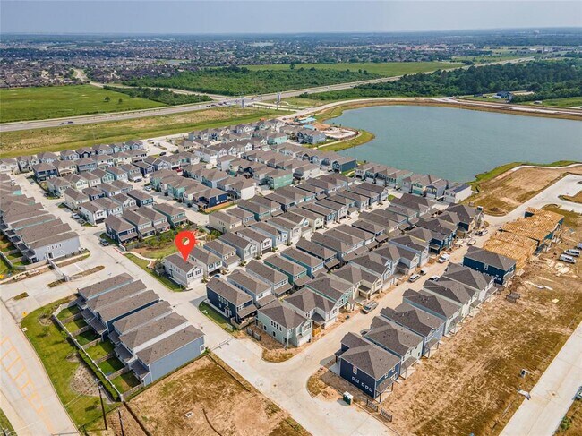 Building Photo - 614 Seabreeze Dr
