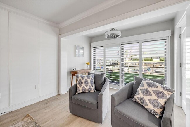 Building Photo - 2100 N Peninsula Ave