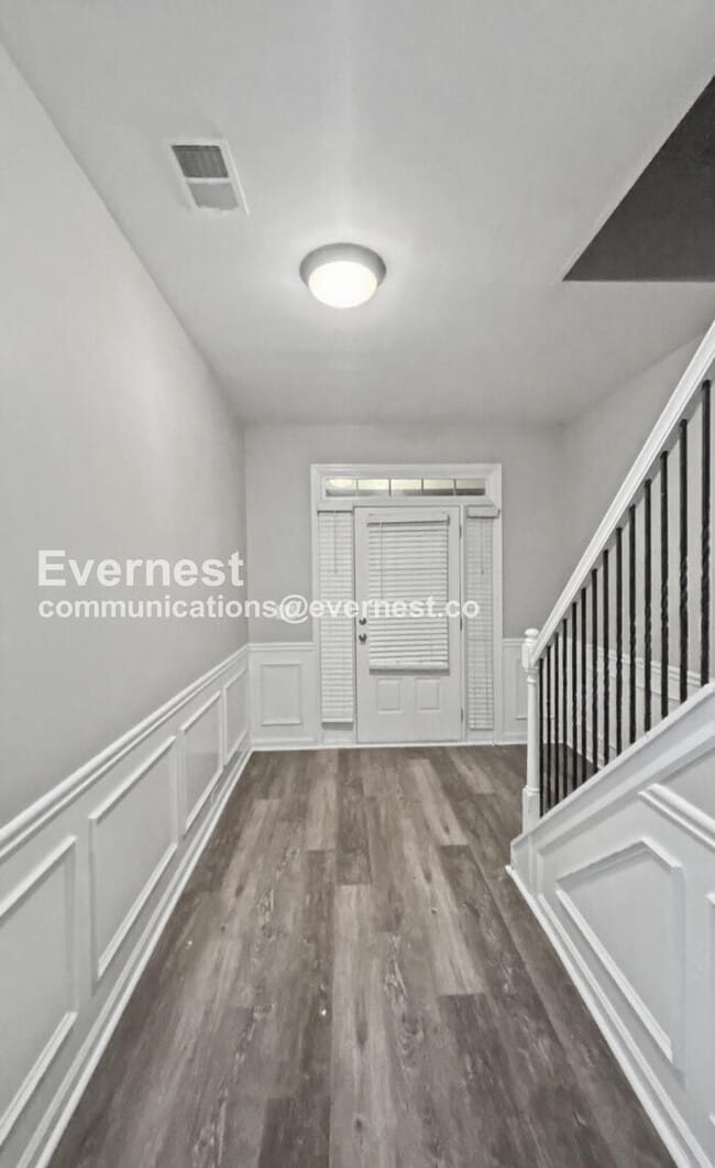 Building Photo - 3628 Hampshire Walk SW