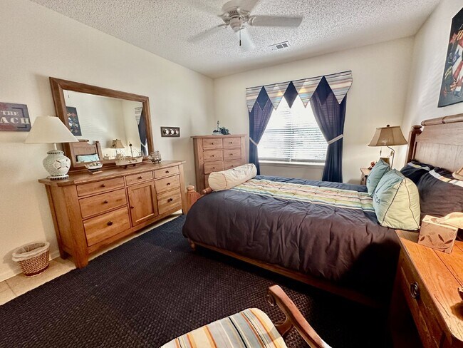 Building Photo - Large Beautifully Furnished Home in Sun City!