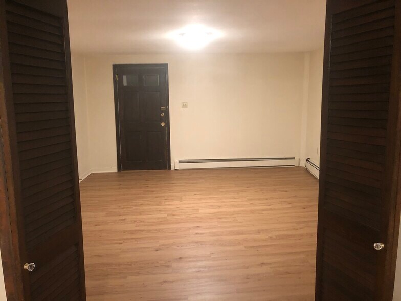 Building Photo - 7 Grandview Rd