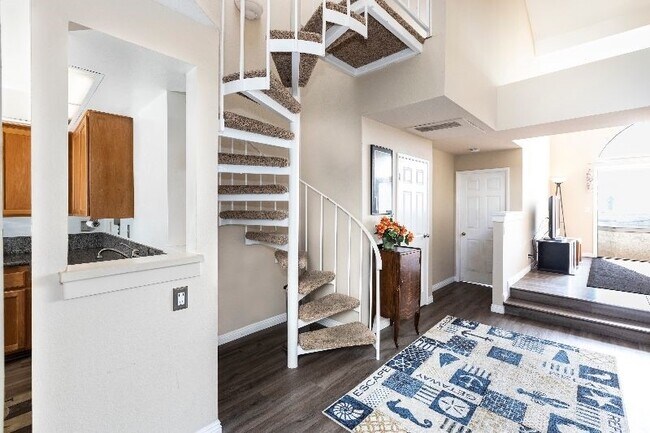 Building Photo - 5096 Tortuga Dr