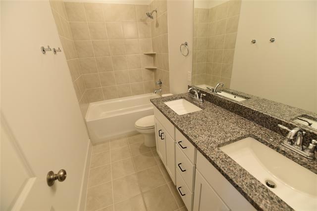 Building Photo - 4525 Lamplights Dr