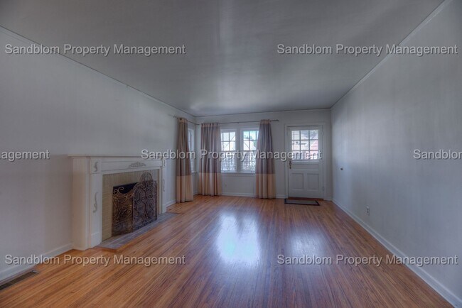 Building Photo - For Lease | Brookside | $1800 Rent | Available now!