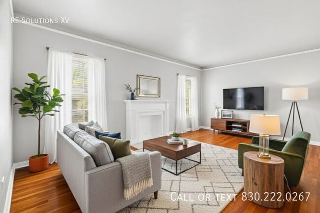 Primary Photo - 336 E Lullwood Ave