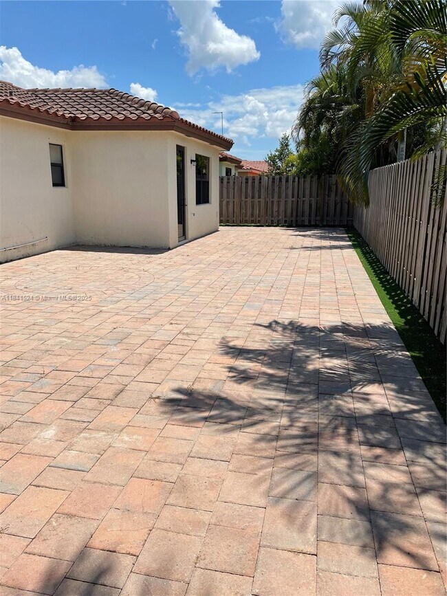 Building Photo - 15340 SW 176th Ln