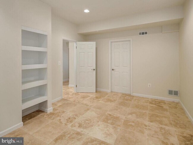 Building Photo - 10723 Gloxinia Dr