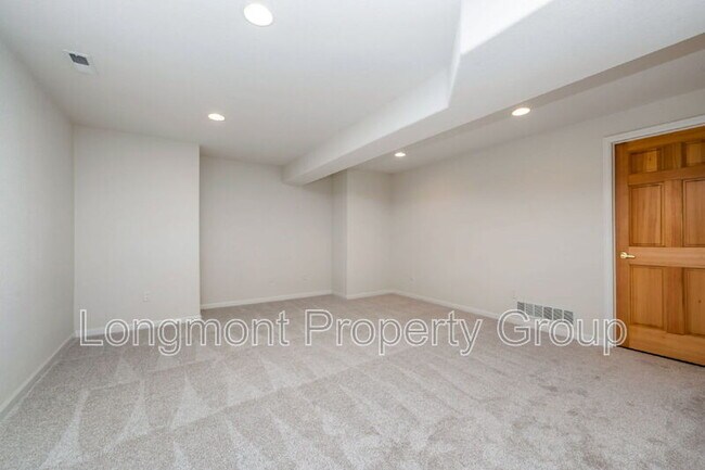 Building Photo - 1333 Charles Dr