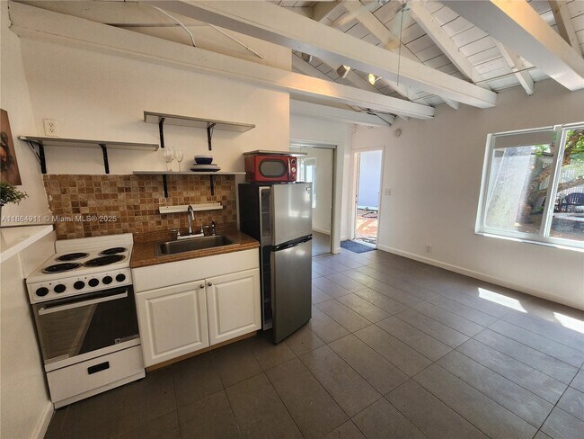 Building Photo - 315 Walnut St