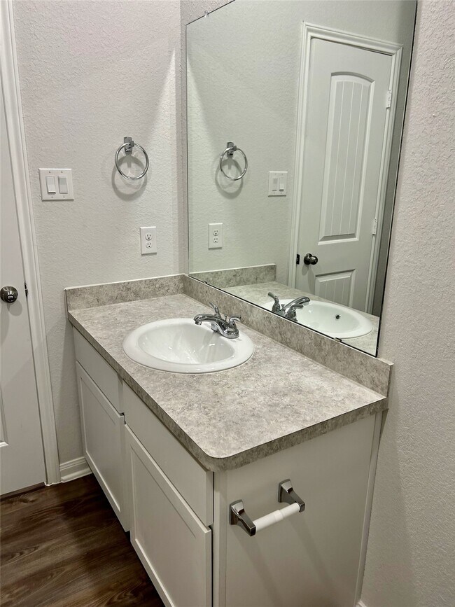 Building Photo - 509 Turtle Dove Dr