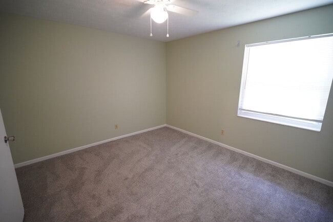 Building Photo - 2304 Hartsfield Ct