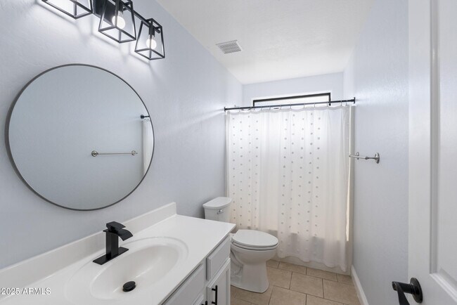 Building Photo - 1422 S 230th Ave