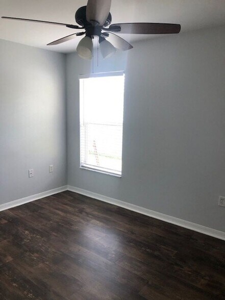 Building Photo - 4120-4122 SW 7th Pl