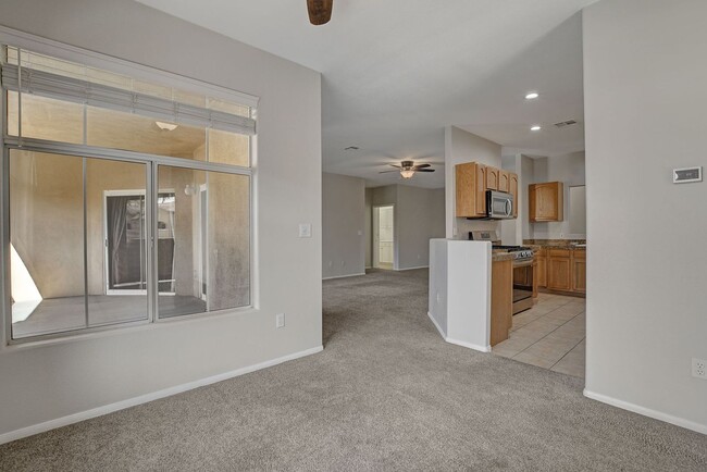 Building Photo - Modern 3 Bedroom Condo within a Gated Comm...