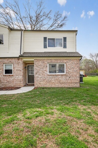 Building Photo - 601 E Grundy St