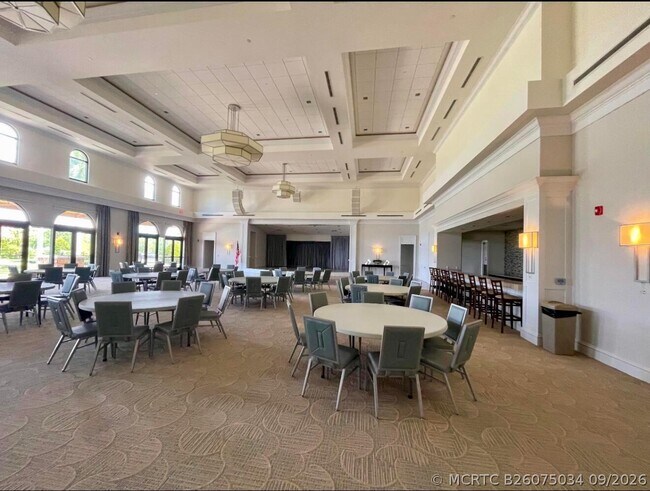Building Photo - 9221 SW Esule Way