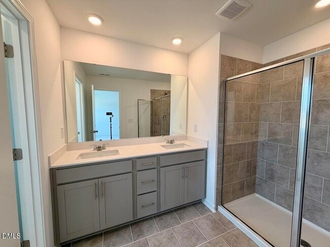 Building Photo - 134 Blossom Fld Wy