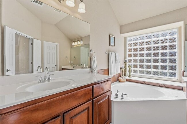 Building Photo - 16305 Almaden Dr