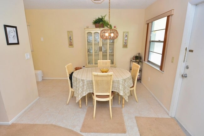 Building Photo - 1225 NW 21st St